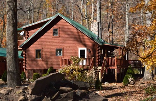 Elkins Cabin | RIVERFRONT 2 STORY, 4 BR, 2 Bath, Washer/Dryer, HOT TUB, Pet Friendly