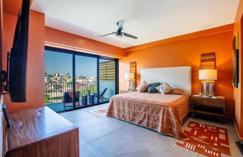 El Caloso House | Riverfront 3BR at Oasis | 2 Pools, Gym & Bar