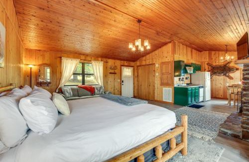 Berryville House | Riverfront Berryville Cabin with Grill and Fireplace!