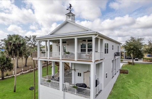 Steinhatchee House | Riverfront-Boat Ramp-Pool-Dock