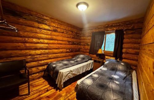 Crystal Falls House | Riverfront Cabin 8