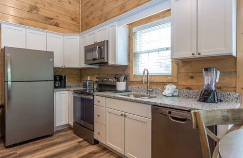 Pigeon Forge Cabin | Riverfront Cabin/In Downtown Pigeon Forge/Hot Tub