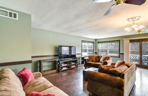 Pella House | Riverfront Cabin Near Dtwn Pella with Game Room!