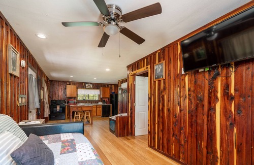 Murfreesboro Cabin | Riverfront Cabin on the Little Missouri 3 bed, 3 bath TriPlex