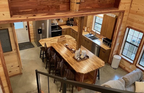 Smithville Cabin | Riverfront Cabin w/Hot Tub. 30 Miles N of Broken Bow Lake. New High speed Wifi