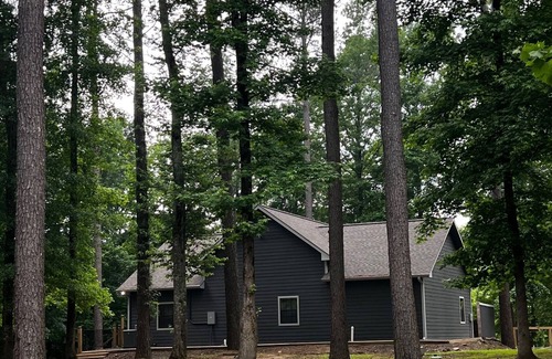 Smithville Cabin | Riverfront Cabin w/Hot Tub. 30 Miles N of Broken Bow Lake. New High speed Wifi