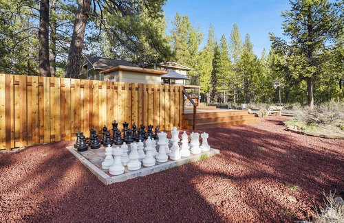 Sunriver Cabin | Riverfront Cabin w/Trails, AC & Views