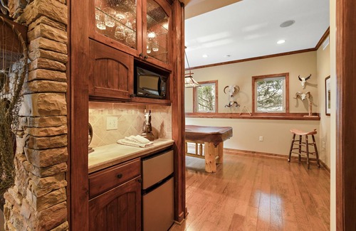 Boone Cabin | Riverfront Cabin with Hot Tub and Game Room