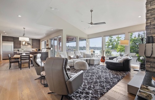 Southern Crossing House | Riverfront Calm/Bend Hot Tub Escape