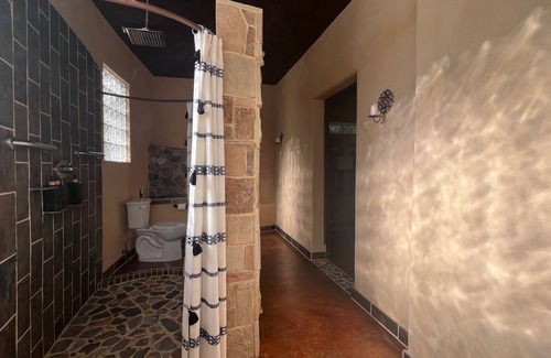 Mammoth House | Riverfront Casita in beautiful remote Aravaipa Canyon. SHARED YARD