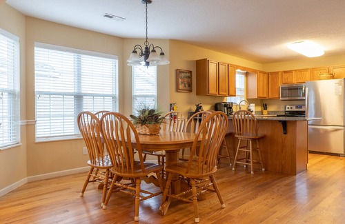 Pigeon Forge House | Riverfront Chalet near Dollywood, The Island, LeConte Center and The Titanic