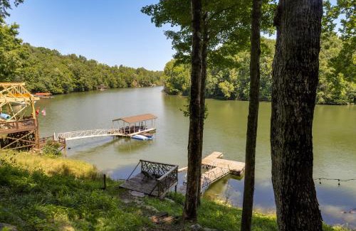 Van Buren County House | Riverfront Cottage Near Rock Island State Park
