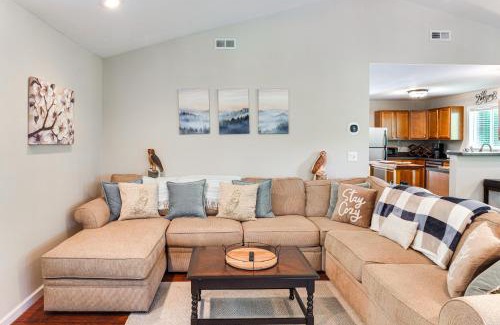 Van Buren County House | Riverfront Cottage Near Rock Island State Park