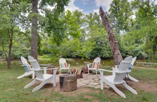 Townsend Apartment | Riverfront Couples Retreat in Smoky Mountains!