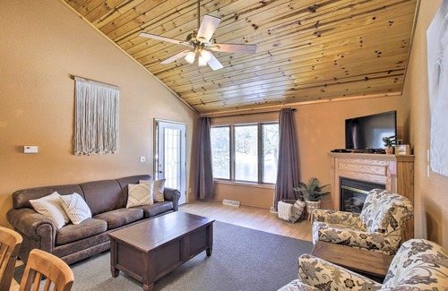 Goodman Condo | Riverfront Crivitz Condo w/ Fireplace & Views