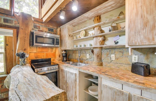Fairhope House | Riverfront Deck: Outdoor Retreat in Fairhope!