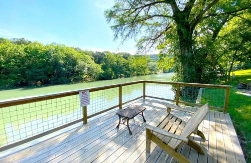 New Braunfels House | Riverfront Farmhouse 5br With Views, And Kayaks