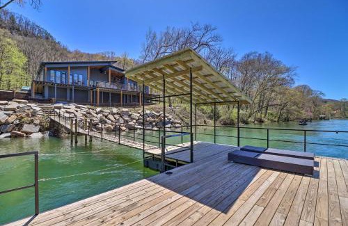 Heber Springs House | Riverfront Heber Springs Home with Dock and Slip!