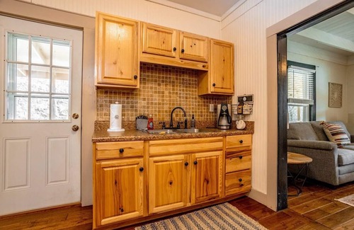 Draper Cabin | Riverfront/Historic & Charming/Wrap Around Porch