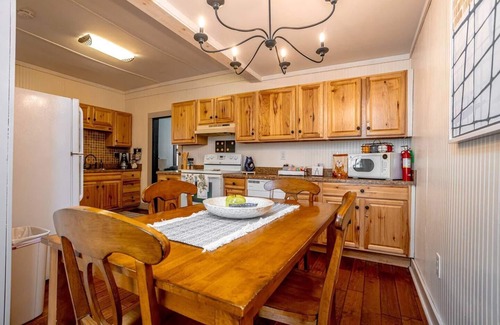 Draper Cabin | Riverfront/Historic & Charming/Wrap Around Porch