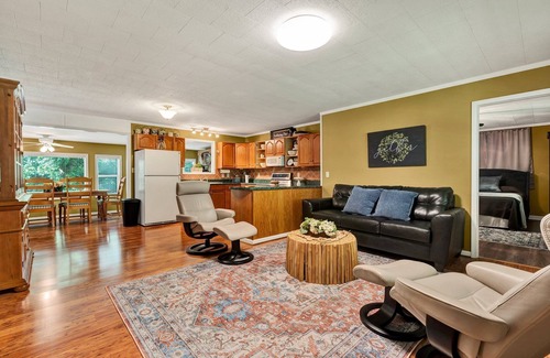 Conasauga House | Riverfront home 3BD room/2 Full bath Sleep 6-7 only 12 minutes from Ocoee River