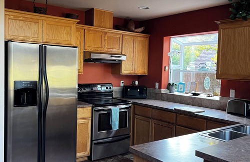 Gold Bar House | Riverfront home out your back door! Ski, Hike, Kayak, Beach, BBQ, Hammock, Relax