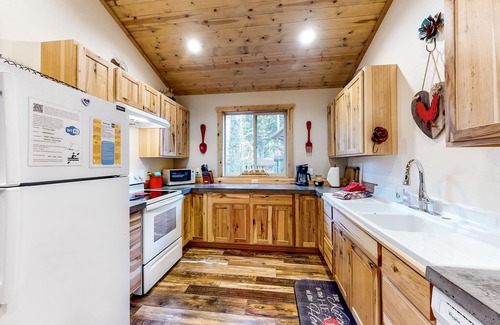 Joseph House | Riverfront Home w/Fantastic Updates, River View Deck, Fireplaces & WiFi