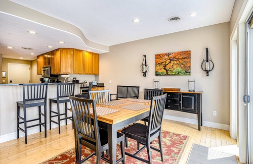 Saugatuck Condo | Riverfront Home w/Private Deck/River Views/Free WiFi - Near Restaurants/Marina