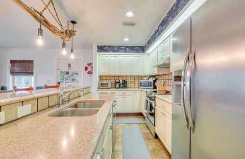 Homosassa House | Riverfront Homosassa Retreat w/Kayak & Boat Dock!