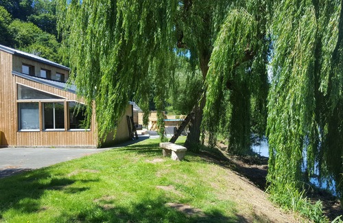Ploezal House | Riverfront house Pontrieux