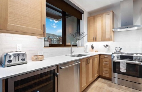 Avon Condo | Riverfront Lodge 303 - 2 Bedroom Residence