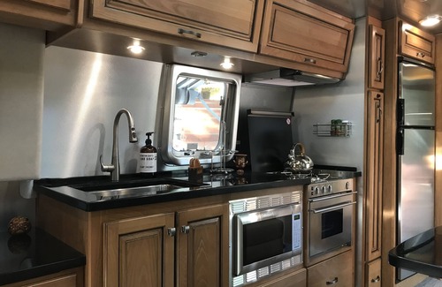 Three Rivers Cabin | RIVERFRONT Lush&Lux AIRSTREAM Cabin Stunning Views