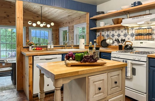 Narrowsburg House | Riverfront Luxe in Narrowsburg