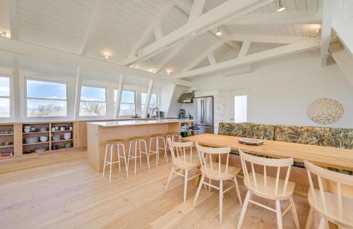 Whitehall House | Riverfront Montana Retreat - Deck, Fire Pit and Pond