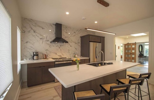 Narrowsburg Apartment | Riverfront on main street Narrowsburg - a vacationer's playground