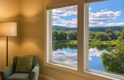 Narrowsburg Apartment | Riverfront on main street Narrowsburg - a vacationer's playground
