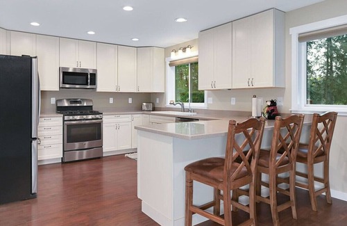 Sterling House | Riverfront Ranch + Cabin