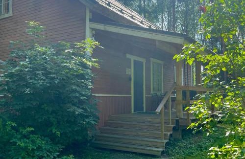 Mikkeli Apartment | Riverfront Retreat Willa Taimen with wooden sauna & wild nature