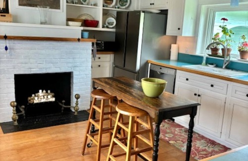 Dresden House | Riverfront Sanctuary