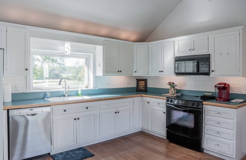 Dresden House | Riverfront Sanctuary