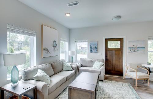 Sheboygan House | Riverfront Sheboygan Townhome with Grill!