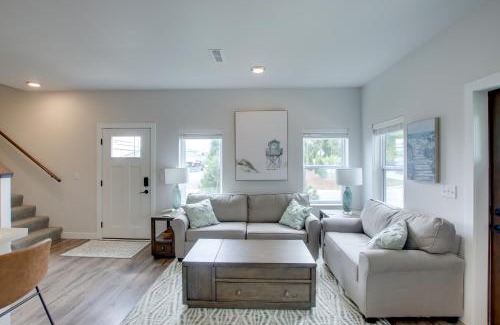 Sheboygan House | Riverfront Sheboygan Townhome with Grill!