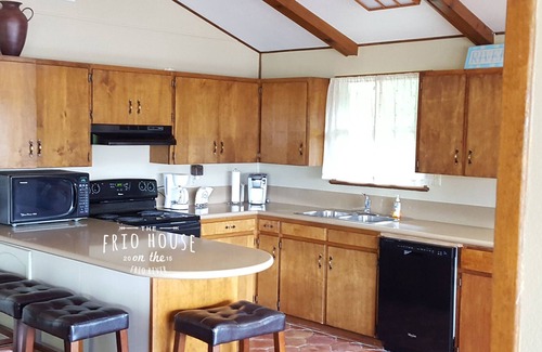 Leakey House | RIVERFRONT! - The Frio House - Riverfront property on the Frio River
