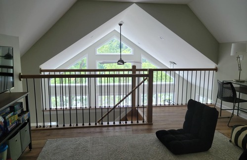Stanley Ski Chalet | Riverfront~Tubing~Fishing~Private~Pets - "Misty Run"