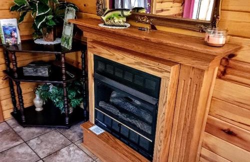 Eureka Springs House | Riverfront Vacation Rental with Gas Fireplace in Eureka Springs, Arkansas