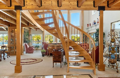 Homosassa House | Riverfront views. Sleeps 12 with private dock.