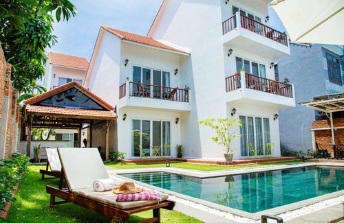 Cam Thanh Villa | RIVERFRONT VILLA 8BEDROOM