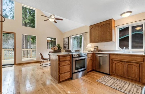 Granite Falls House | Riverfront w/Cedar Hot tub, Sauna, Movie Theatre