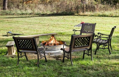 Hedgesville House | Riverfront w Deck Grill Fire pit & Climbing Wall