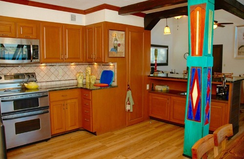 Oakview Heights House | Riverfront with boat dock, sleeps 8, walking distance to beach. 14 NIGHTS FREE !